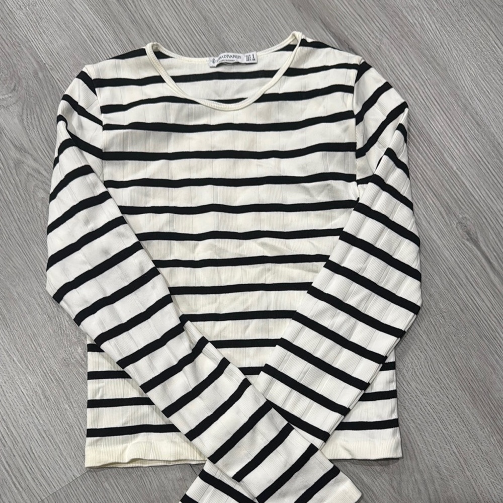Stradivarius Black and White Striped Long Sleeve Tee